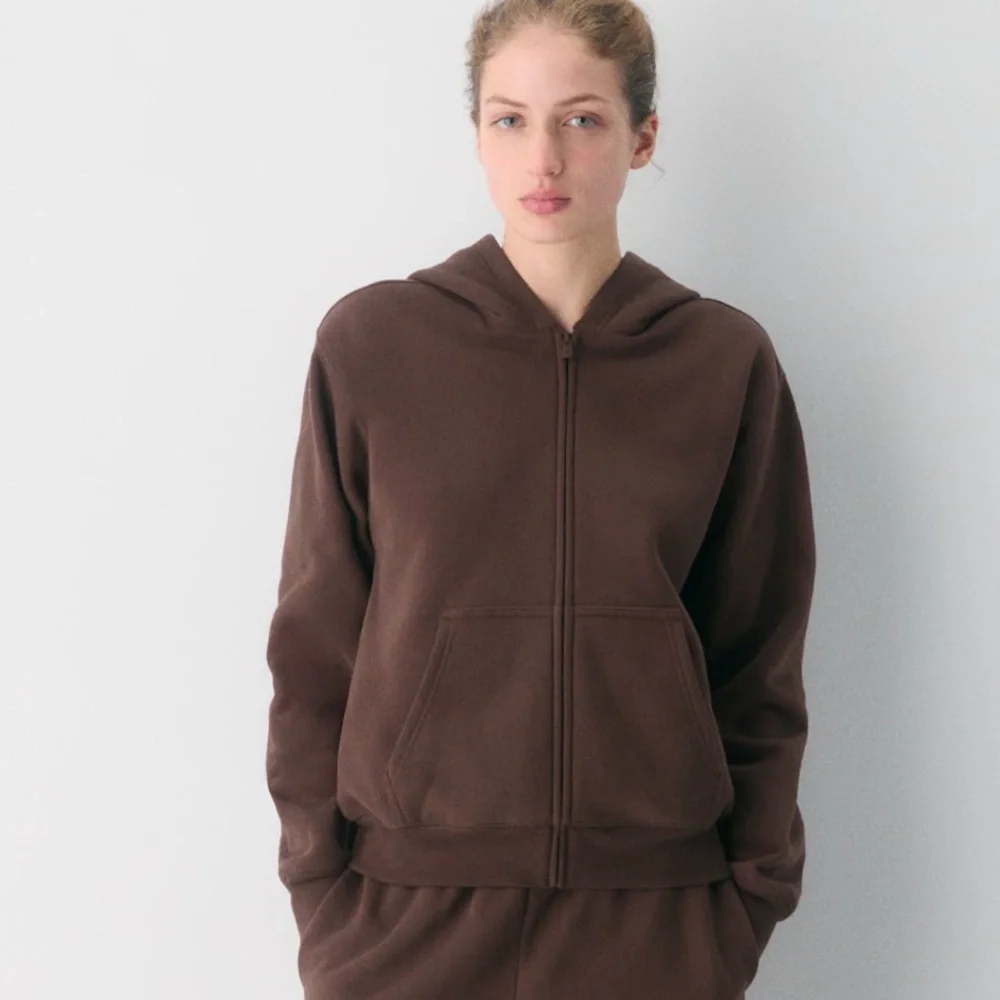 ARITZIA - TNA sweatfleece cozy zip up hoodie - Picture 8 of 9